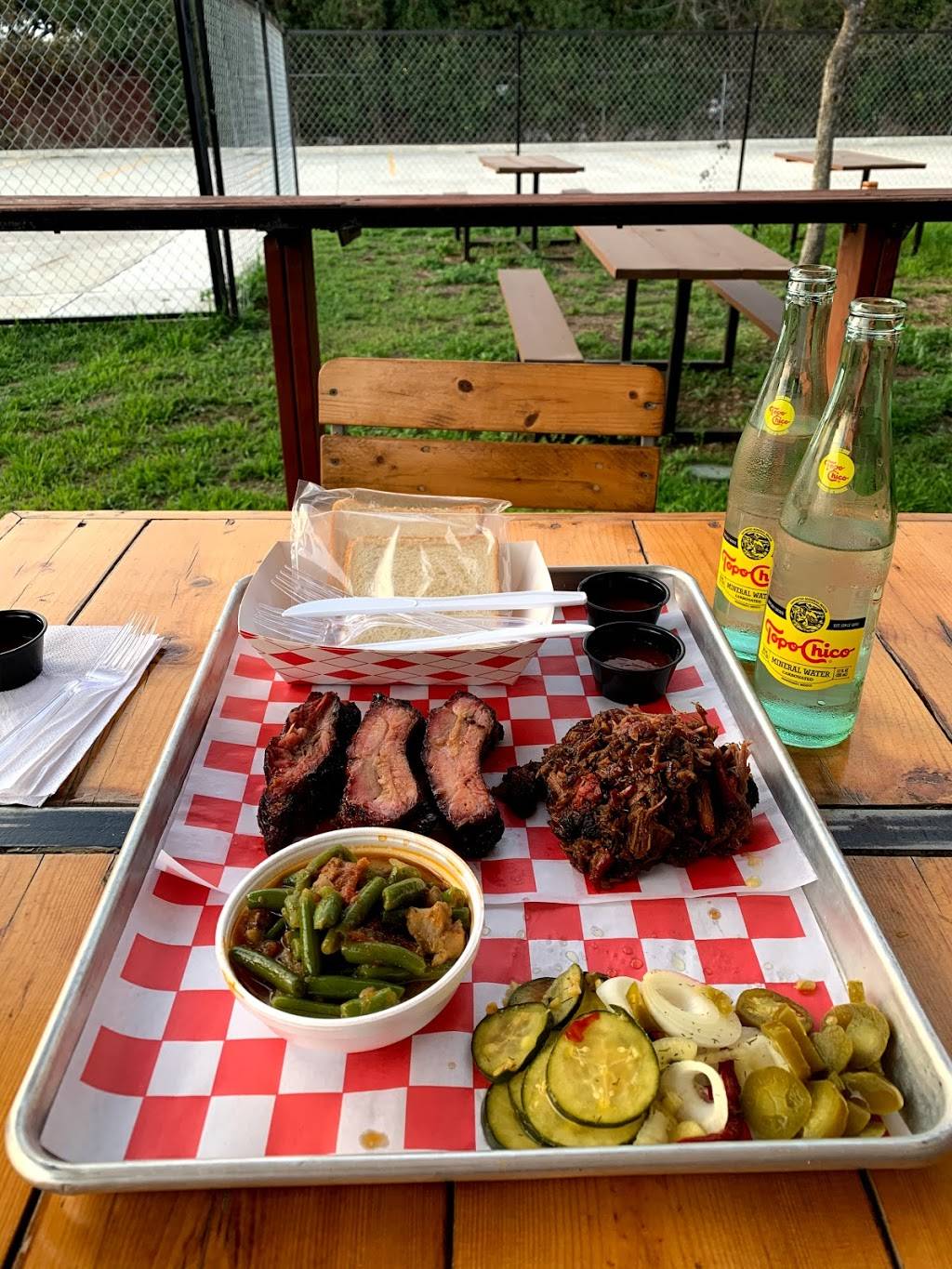 Burnwood ‘68 | restaurant | 18745 Redland Rd, San Antonio, TX 78259, USA | 2104814166 OR +1 210-481-4166