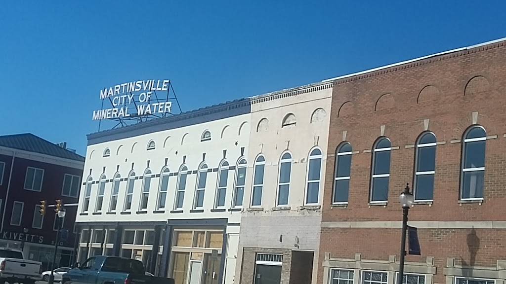 Downtown Martinsville | restaurant | 10 E Washington St, Martinsville, IN 46151, USA | 7653422449 OR +1 765-342-2449