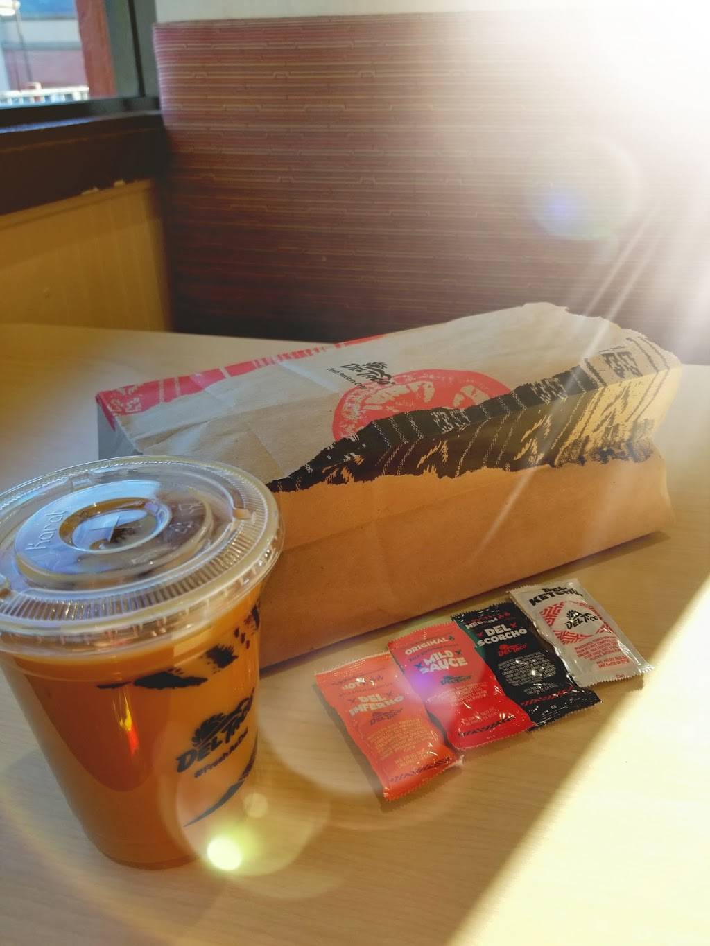 Del Taco | meal takeaway | 6275 Foothill Blvd, Tujunga, CA 91042, USA | 8188623029 OR +1 818-862-3029