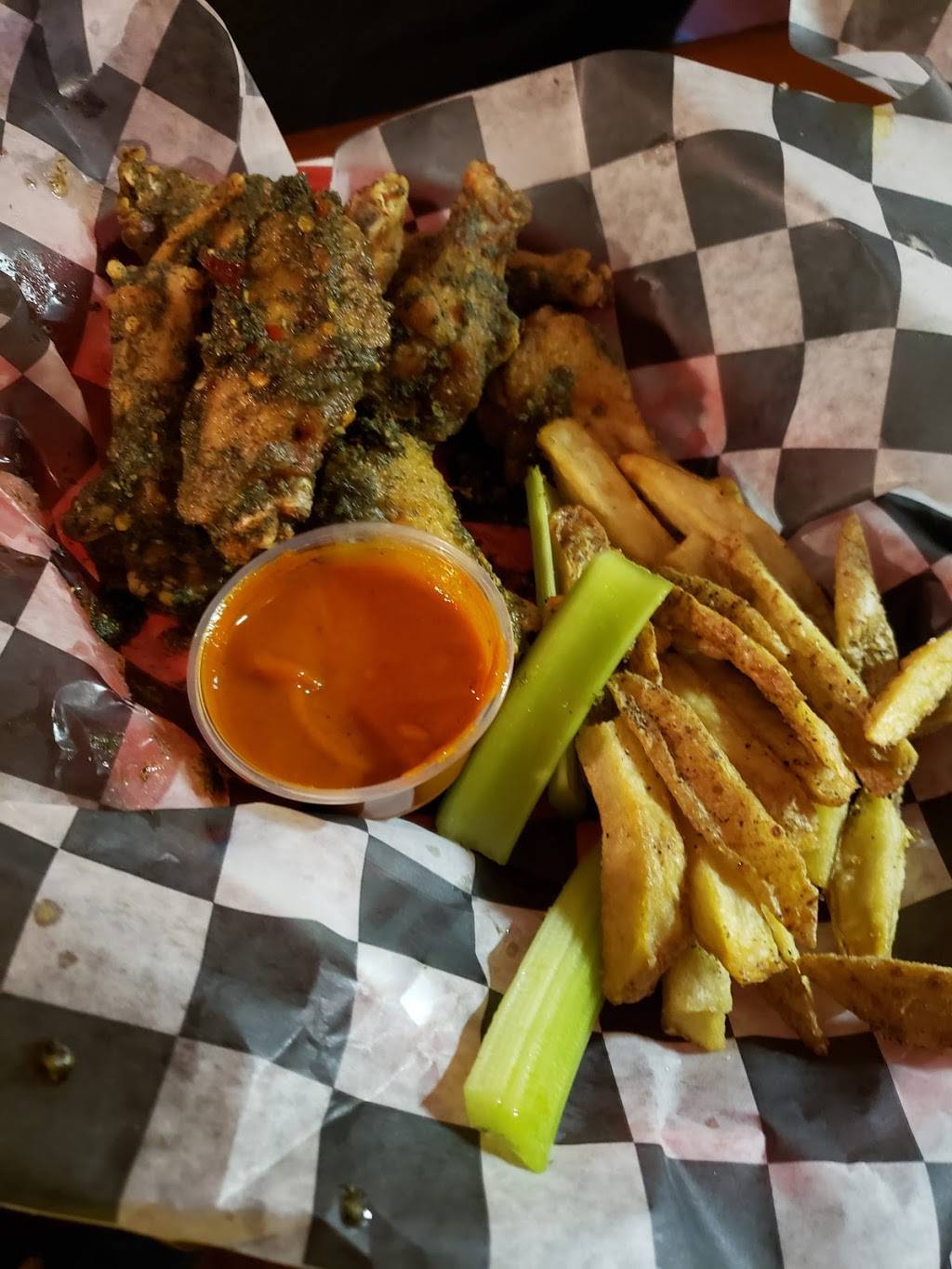 Plains Pub | restaurant | 37 E Carey St, Wilkes-Barre, PA 18705, USA | 5708295228 OR +1 570-829-5228