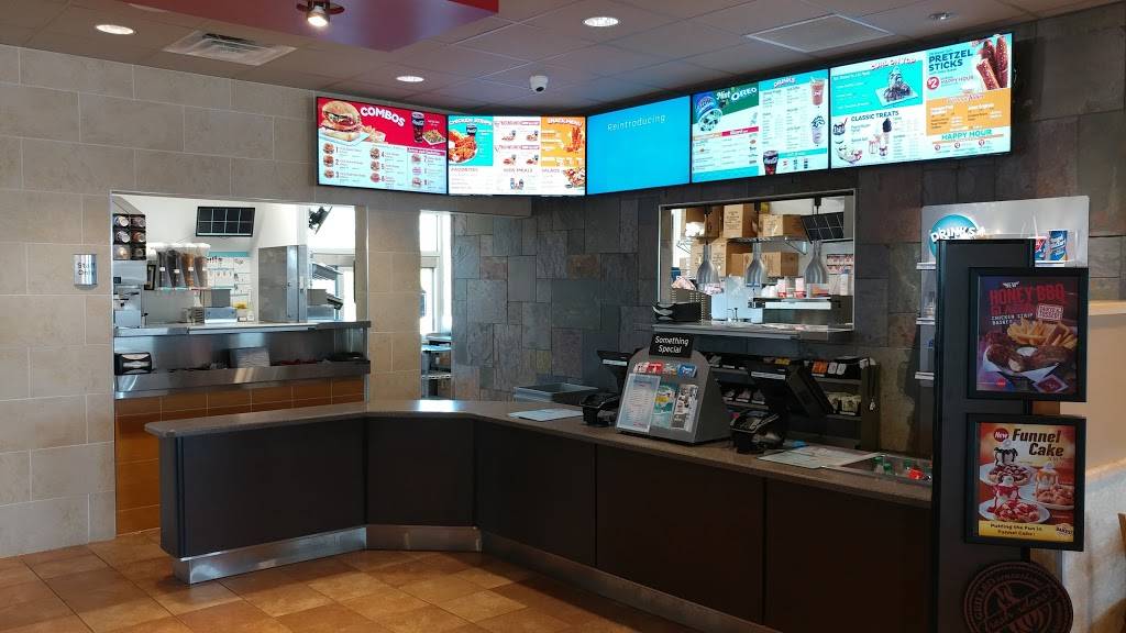 Dairy Queen Grill & Chill | restaurant | 8307 State Rd 64 E, Bradenton, FL 34212, USA | 9417081792 OR +1 941-708-1792