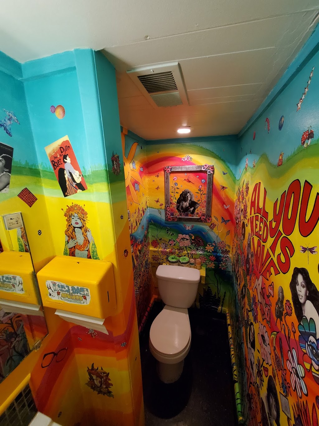 Mike Kellys Westsider | restaurant | 1515 Westport Rd, Kansas City, MO 64111, USA | 8169319417 OR +1 816-931-9417