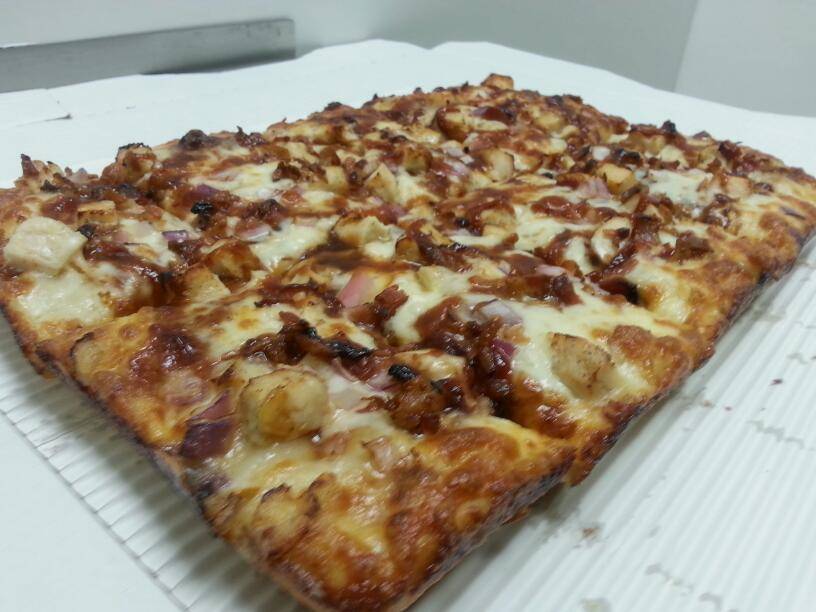 Carlos Pizza | restaurant | 36468 Groesbeck Hwy, Clinton Twp, MI 48035, USA | 5864697666 OR +1 586-469-7666