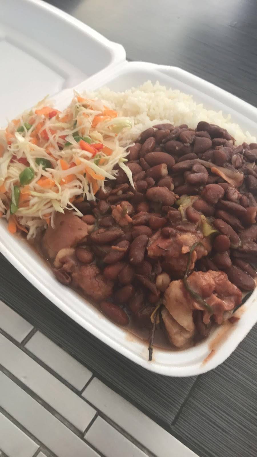 Shauna’s Restaurant & Banquet Hall | restaurant | 5419 N Mascher St, Philadelphia, PA 19120, USA | 2155485472 OR +1 215-548-5472