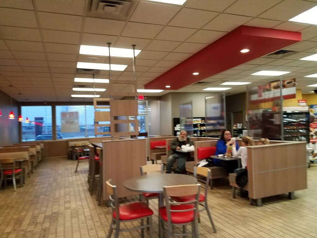 Burger King | restaurant | W6318 US-10, Greenville, WI 54942, USA | 9207577741 OR +1 920-757-7741