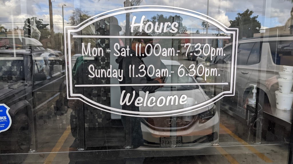 Juans Rotisserie Chicken | restaurant | 475 W Stetson Ave, Hemet, CA 92543, USA | 9514843114 OR +1 951-484-3114