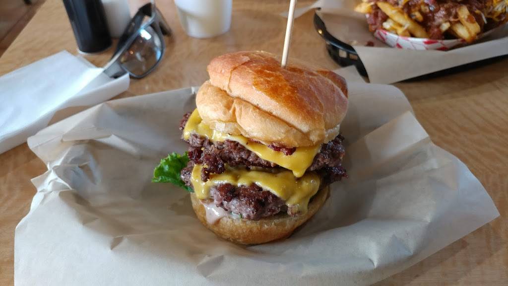 Angus McCurdys | restaurant | 34541 Yucaipa Blvd, Yucaipa, CA 92399, USA | 9097976580 OR +1 909-797-6580