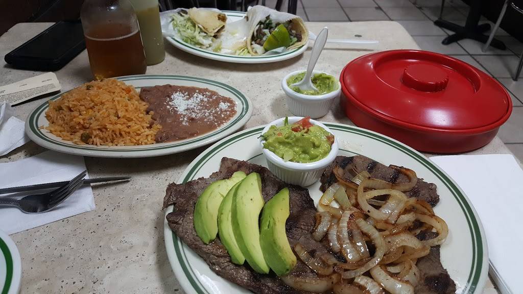 Reyna | restaurant | 1969 University Ave, Bronx, NY 10468, USA | 7187311593 OR +1 718-731-1593