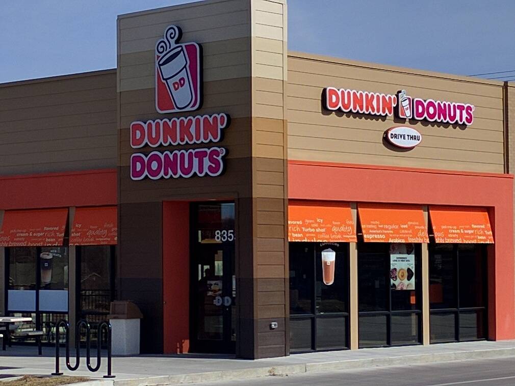 Dunkin | bakery | 8355 College Park Dr, Lincoln, NE 68510, USA | 4028054659 OR +1 402-805-4659