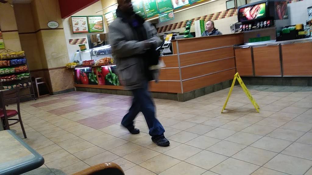 Subway Restaurants | restaurant | 3260 Irving Blvd #400, Dallas, TX 75247, USA | 2148197827 OR +1 214-819-7827