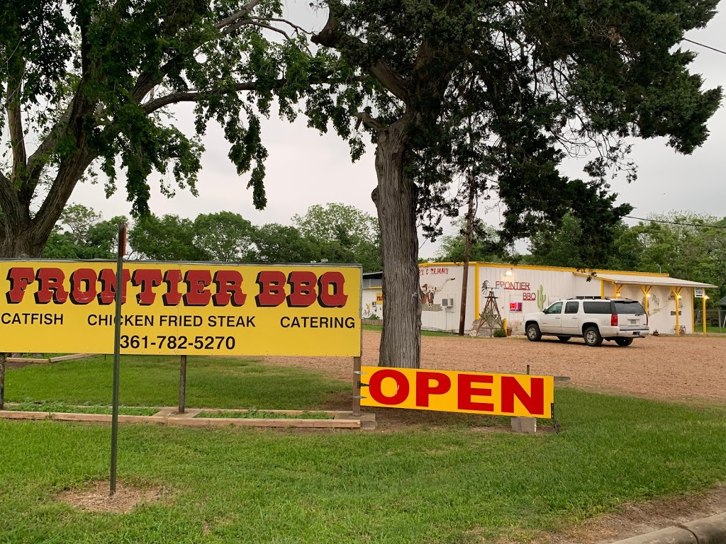 Frontier Bar B Que | restaurant | 608 N East St, Edna, TX 77957, USA | 3617825270 OR +1 361-782-5270