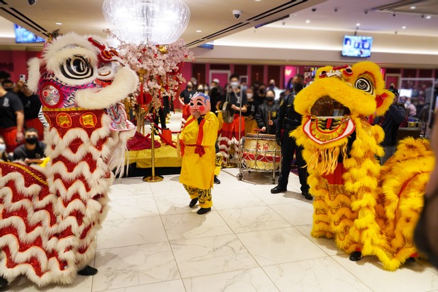 Larry Flynts Lucky Lady Casino | restaurant | 1045 Rosecrans Ave, Gardena, CA 90247, USA | 3103523400 OR +1 310-352-3400