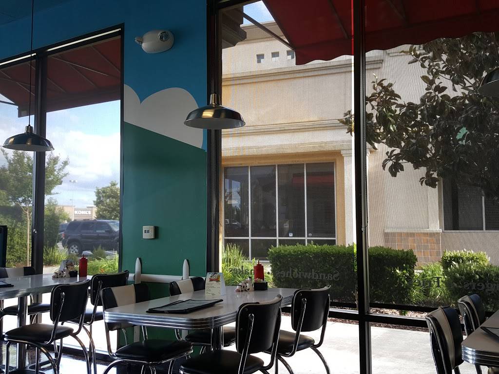 Moo Moos Burger Barn | restaurant | 10940A Trinity Pkwy # A, Stockton, CA 95219, USA | 2099579450 OR +1 209-957-9450