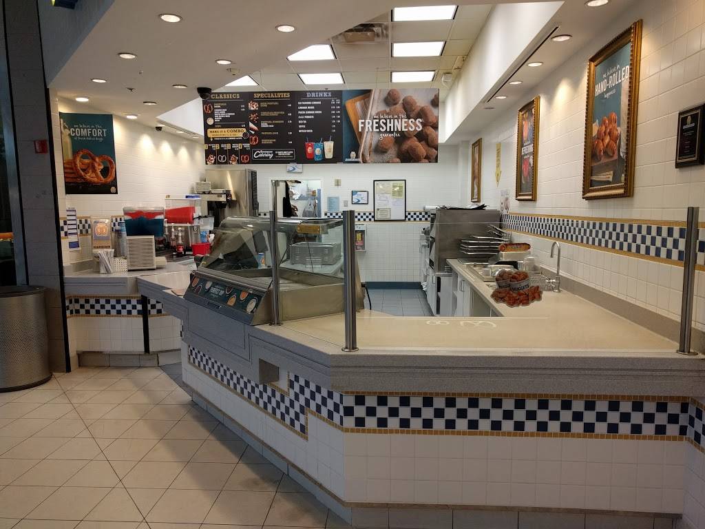 Auntie Annes | restaurant | 1130 North Point Cir, Alpharetta, GA 30022, USA | 6784362514 OR +1 678-436-2514