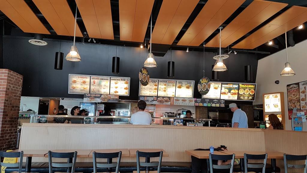 Swiss Chalet | restaurant | 5980 McLaughlin Rd, Mississauga, ON L5R 3X9, Canada | 9055070838 OR +1 905-507-0838