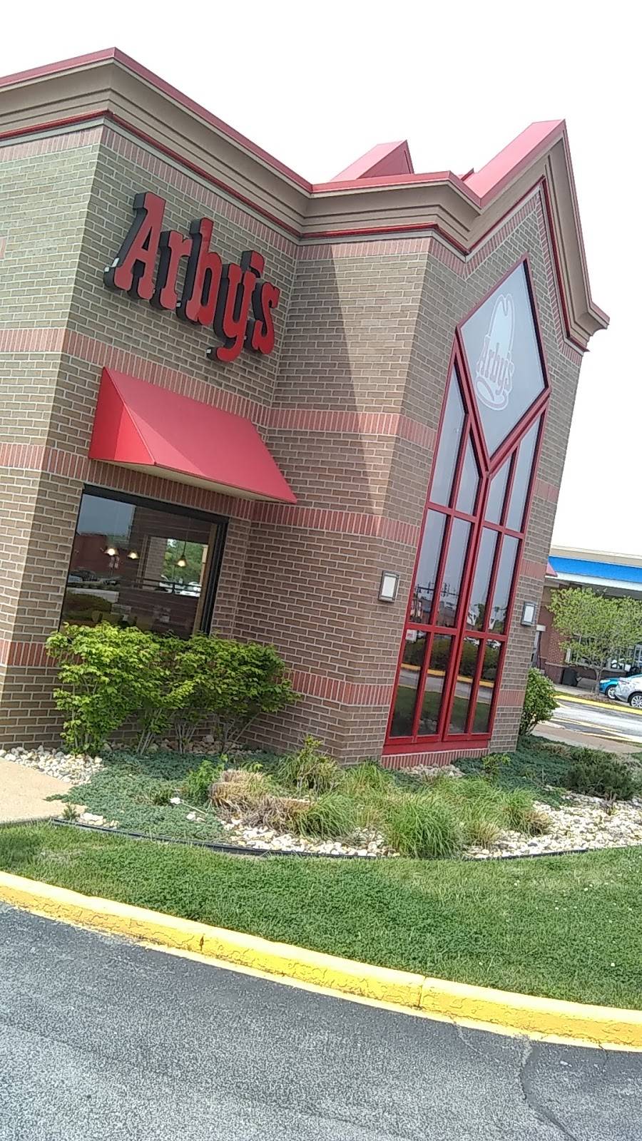 Arbys | restaurant | 225 Mid Rivers Mall Dr, St Peters, MO 63376, USA | 6369701300 OR +1 636-970-1300