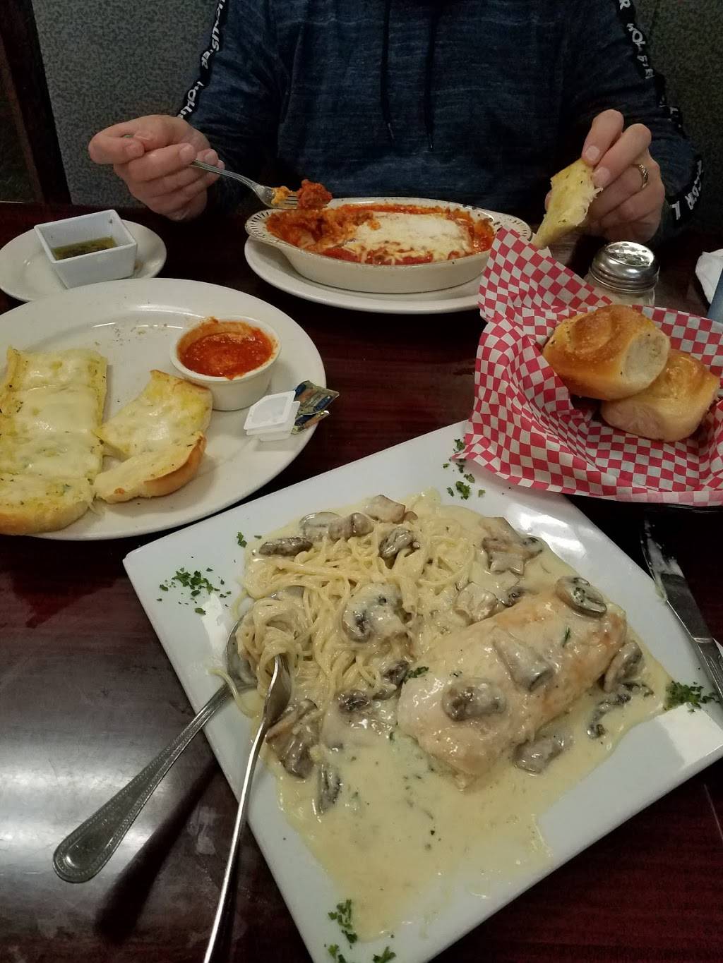 Napolis Italian Restaurant | restaurant | 1205 US-30 suite a, Carroll, IA 51401, USA | 7127752565 OR +1 712-775-2565