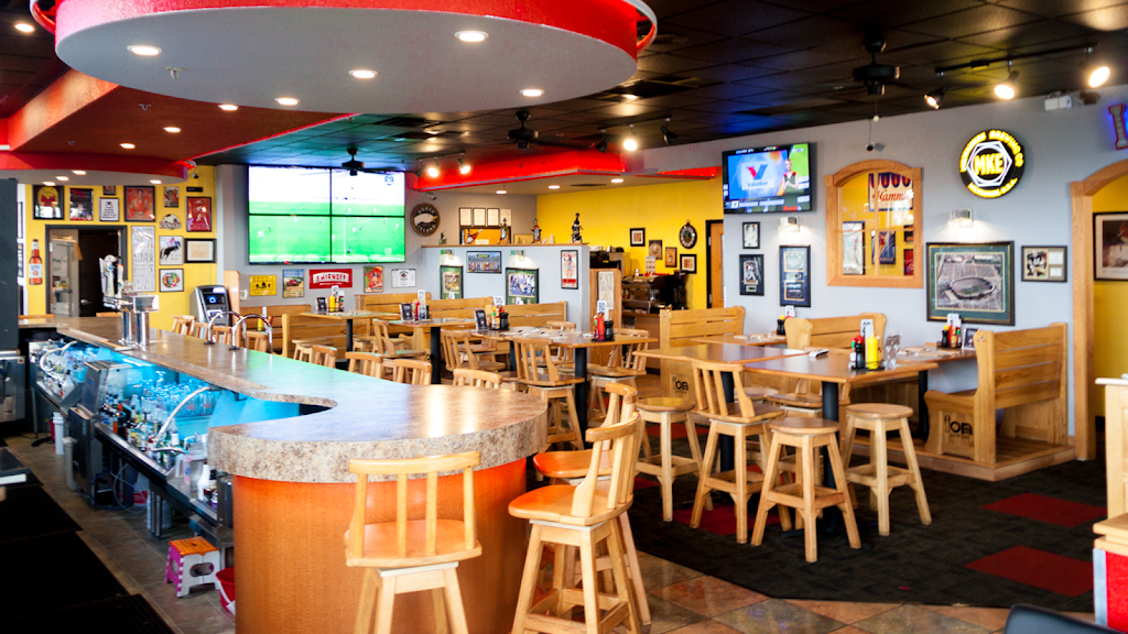 Ion Sports Pub & Grill | restaurant | 1102 E Paradise Dr, West Bend, WI 53095, USA | 2624291395 OR +1 262-429-1395