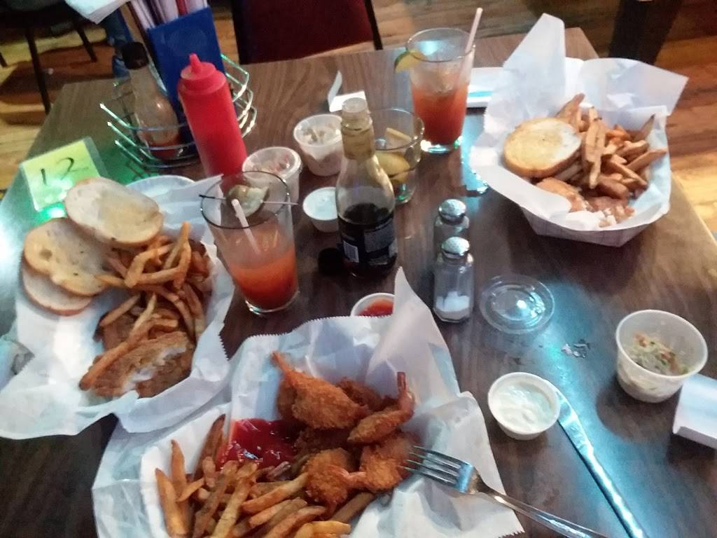 Curve Inn | restaurant | 10336 Blue Star Hwy, South Haven, MI 49090, USA | 2696375070 OR +1 269-637-5070