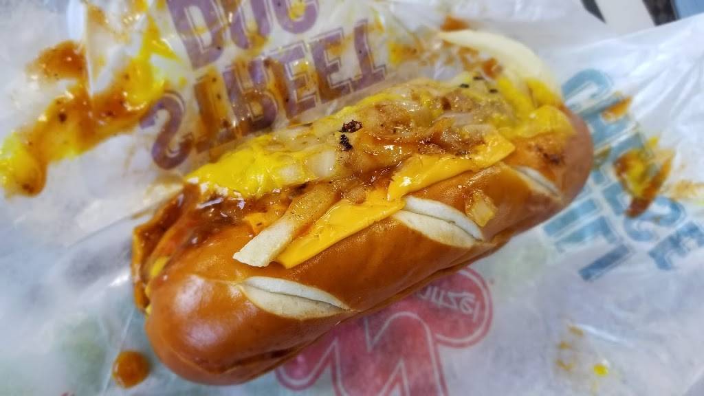 Wienerschnitzel | restaurant | 5980 Stockton Blvd, Sacramento, CA 95824, USA | 9164284253 OR +1 916-428-4253