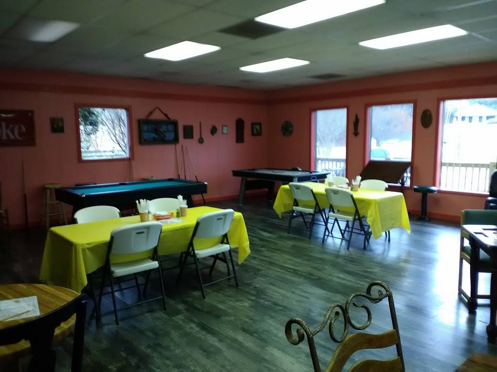 Sams Sweets and Treats | restaurant | 991 S Main St, Cleveland, GA 30528, USA | 7062191622 OR +1 706-219-1622