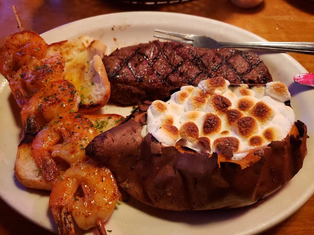 Texas Roadhouse | restaurant | 18194 Gulf Fwy, Friendswood, TX 77546, USA | 2814613800 OR +1 281-461-3800