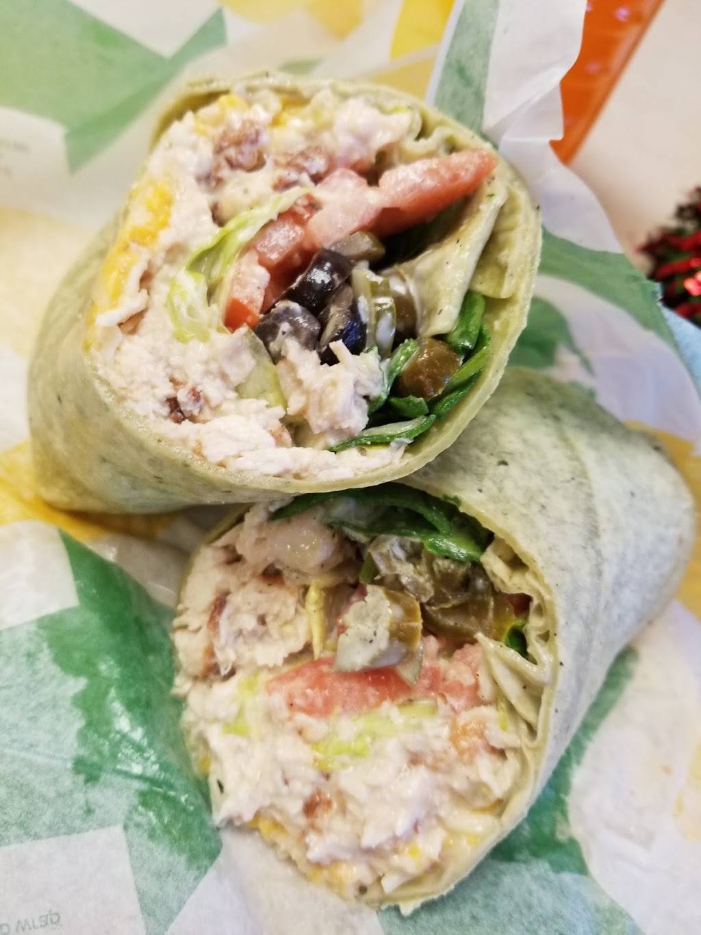 Subway Restaurants | restaurant | 197 Army Trail Rd, Glendale Heights, IL 60139, USA | 6308944567 OR +1 630-894-4567