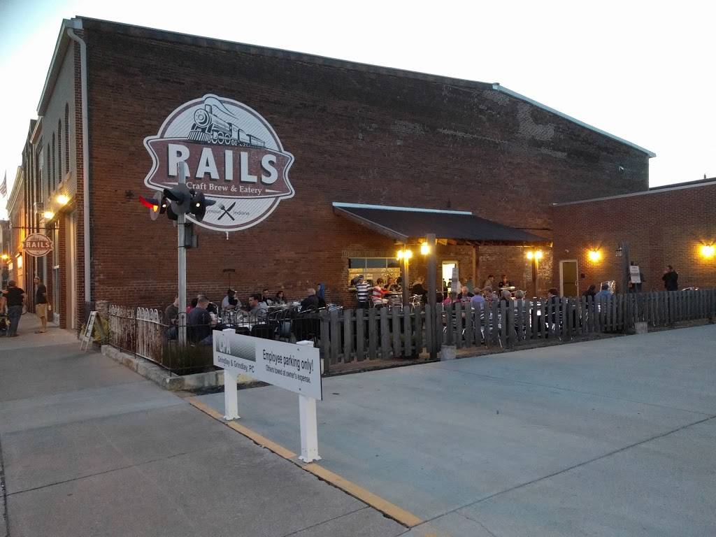 Rails Craft Brew & Eatery | restaurant | 114 St Louis Ave, Seymour, IN 47274, USA | 8122711191 OR +1 812-271-1191