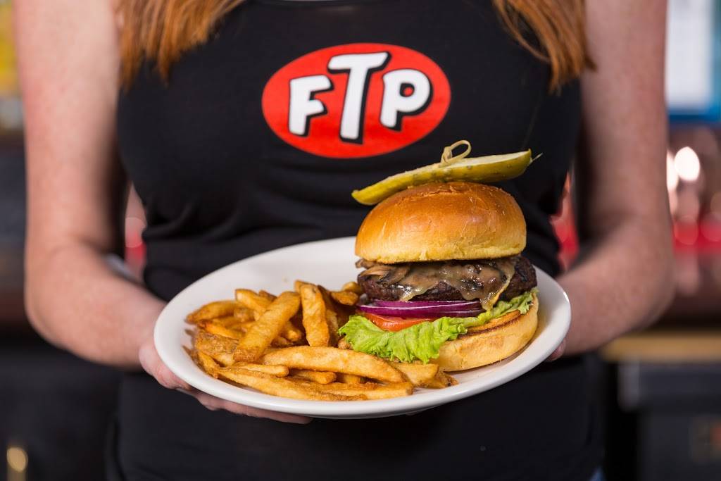 Flowing Tide Pub 6 | restaurant | 4680 S Decatur Blvd, Las Vegas, NV 89103, USA | 7029162332 OR +1 702-916-2332