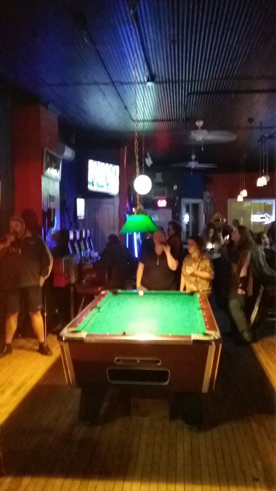 Gorillas Neighborhood Bar & Grill | restaurant | 1309 Oregon St, Oshkosh, WI 54902, USA | 9203857412 OR +1 920-385-7412