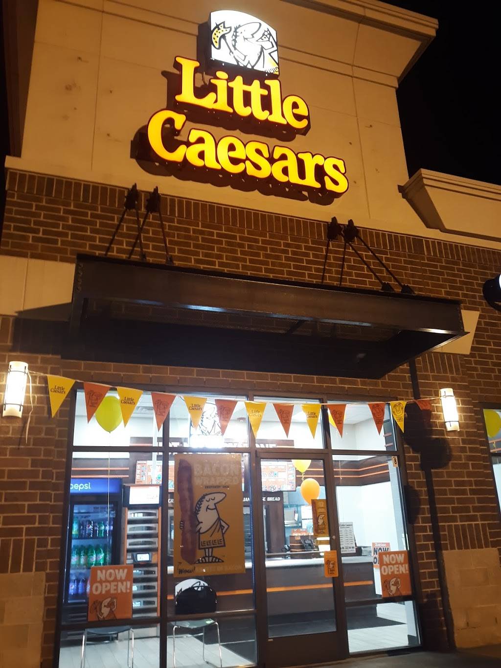 Little Caesars Pizza | meal takeaway | 9278 Highland Rd, White Lake, MI 48383, USA | 2487797140 OR +1 248-779-7140