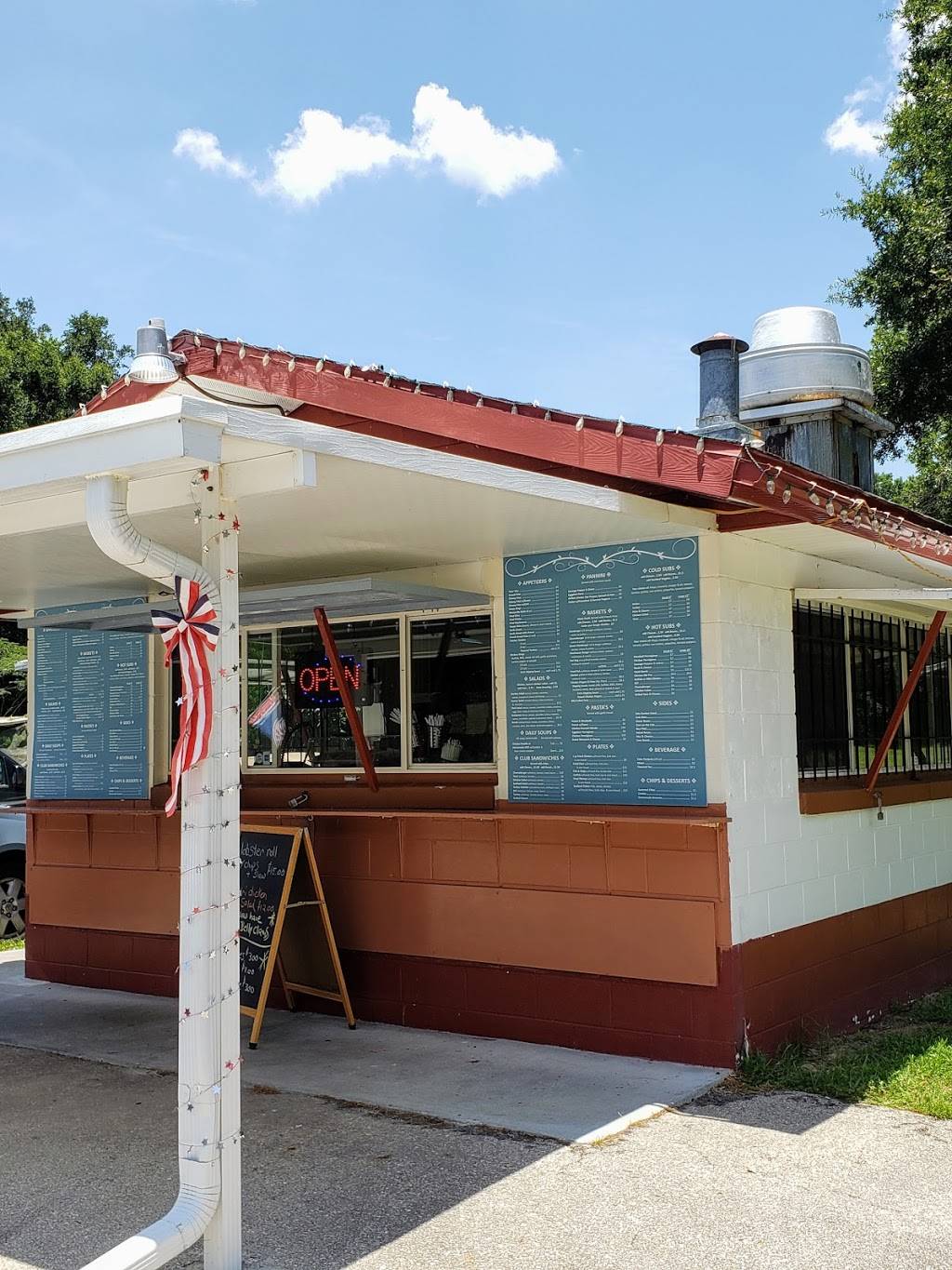 Wicked Good Grille | restaurant | 4111 NW 100th St, Ocala, FL 34482, USA | 3526222294 OR +1 352-622-2294