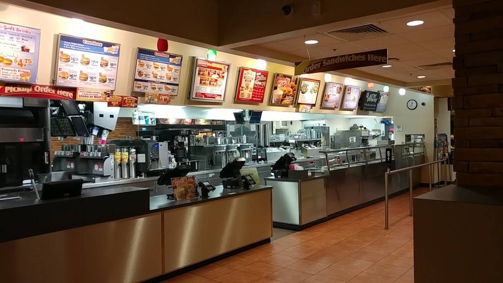 Braums Ice Cream & Burger Restaurant | restaurant | 2201 N Rock Rd, Derby, KS 67037, USA | 3167888740 OR +1 316-788-8740