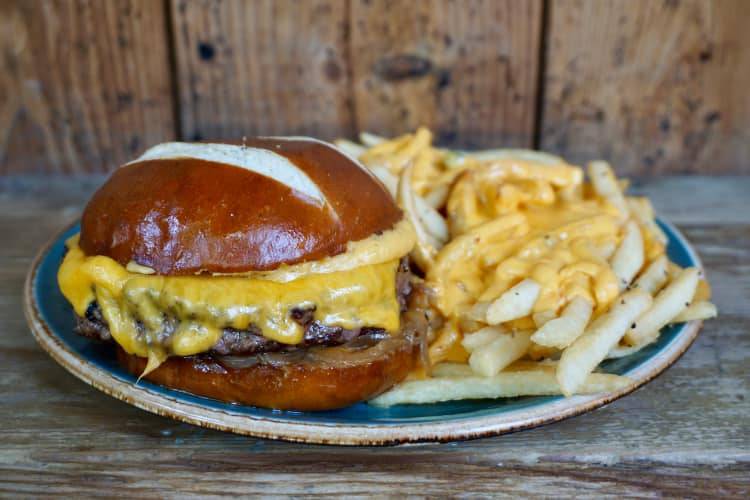 Armoury D.E. | restaurant | 2714 Elm St, Dallas, TX 75226, USA | 9728035151 OR +1 972-803-5151