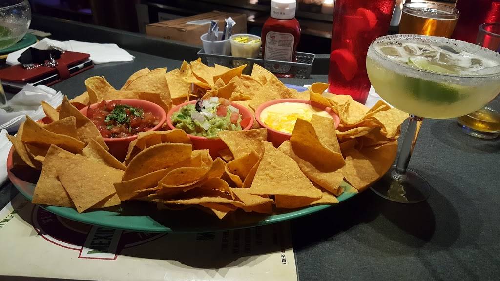 VIP Lounge & Mexican Restaurant | restaurant | 10625 Gulf Blvd, Treasure Island, FL 33706, USA | 7273605062 OR +1 727-360-5062