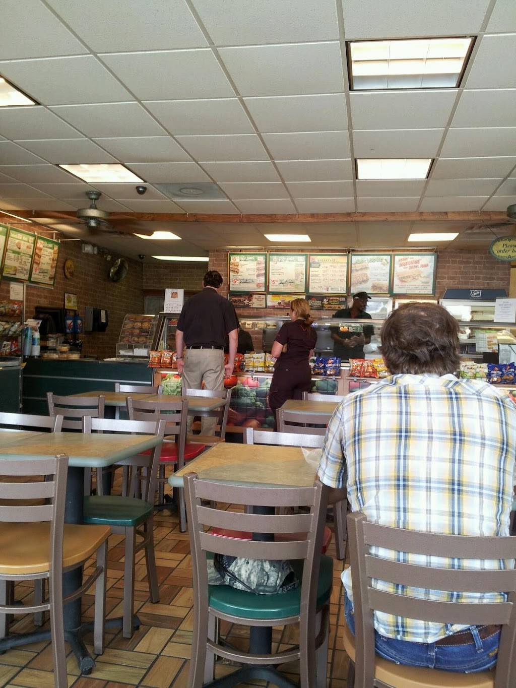 Subway Restaurants | restaurant | 611 W Noble Ave, Williston, FL 32696, USA | 3525285519 OR +1 352-528-5519