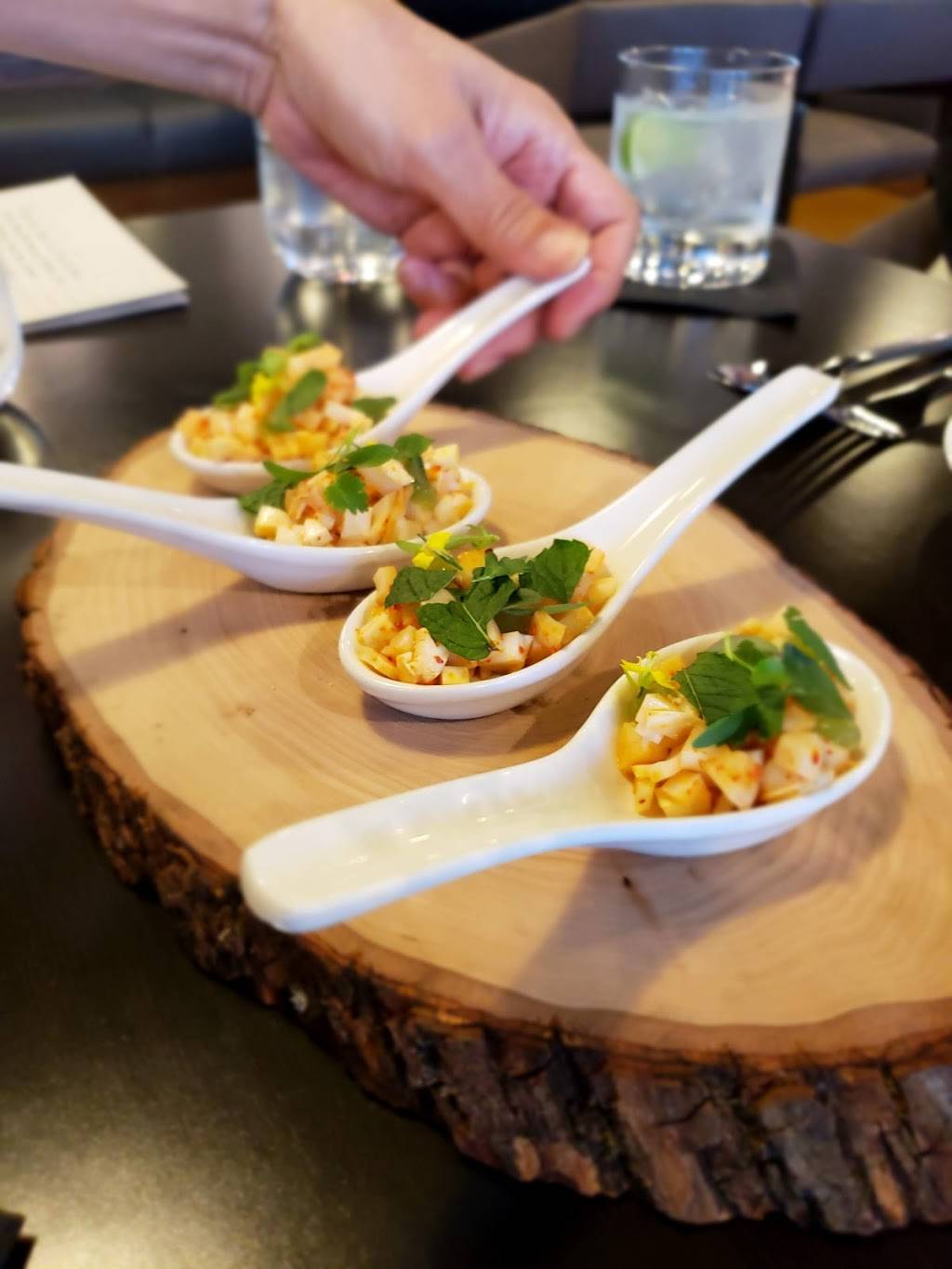 Journeymans Food & Drink | restaurant | 1500 Raymond Ave, Fullerton, CA 92831, USA | 7146359025 OR +1 714-635-9025