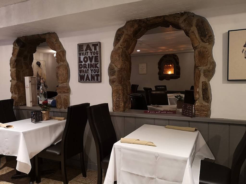 The Underground Restaurant | restaurant | 15 Scott St, Kitchener, ON N2H 2P6, Canada | 5192082500 OR +1 519-208-2500