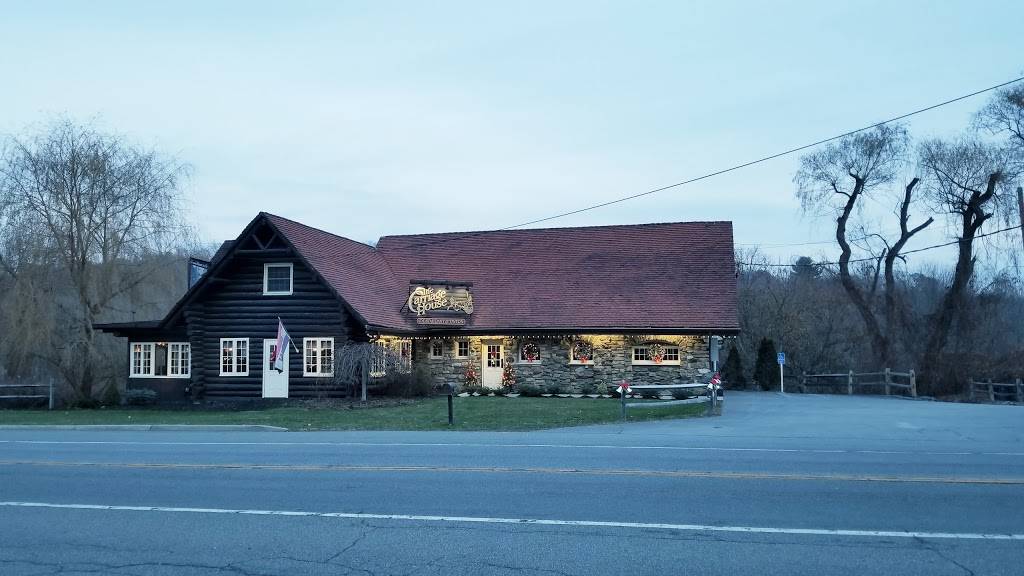 Carriage House | restaurant | 887 US-6, Mahopac, NY 10541, USA | 8458038728 OR +1 845-803-8728