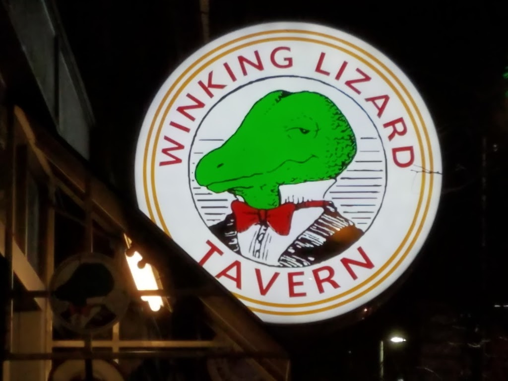 Winking Lizard Gateway | restaurant | 811 Huron Rd E, Cleveland, OH 44115, USA | 2165890313 OR +1 216-589-0313