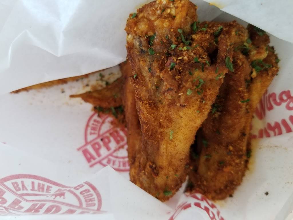 The Wing Guru Bartlett | restaurant | 7199 Stage Rd, Memphis, TN 38133, USA | 9015098845 OR +1 901-509-8845