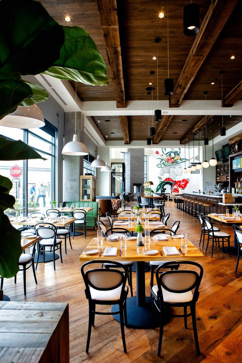 33 Staves | restaurant | 4174 Rowan, Lexington, KY 40517, USA | 8592450400 OR +1 859-245-0400