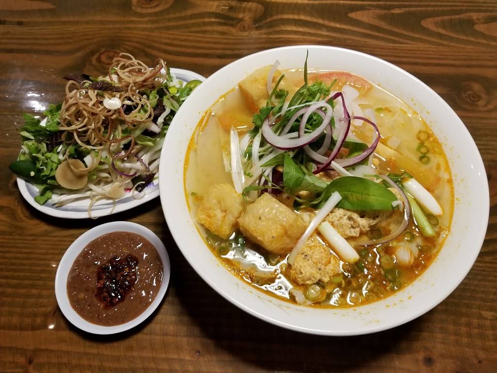 Chefs Phở & Grill | restaurant | 324 S Twin Oaks Valley Rd #130, San Marcos, CA 92078, USA | 7607446789 OR +1 760-744-6789