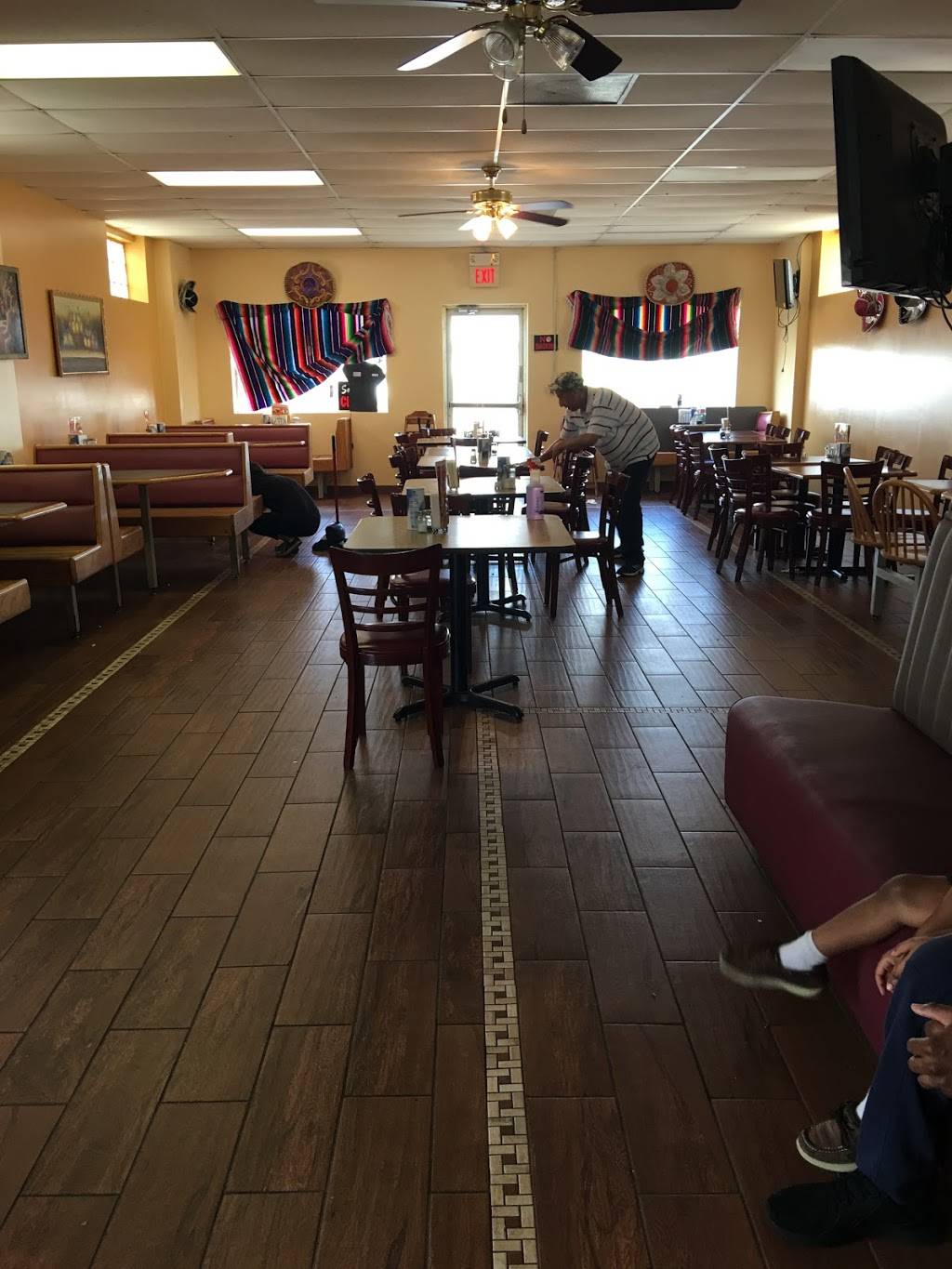 Nortenos Menudo | restaurant | 2323 S Broadway, Wichita, KS 67219, USA | 3164407410 OR +1 316-440-7410