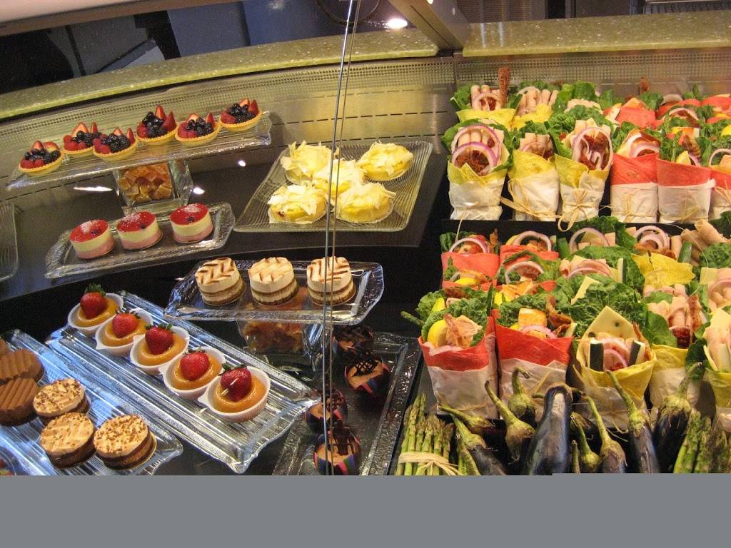 La Tapenade Mediterranean Café | restaurant | 2800 N Terminal Rd, Houston, TX 77032, USA | 2812333684 OR +1 281-233-3684