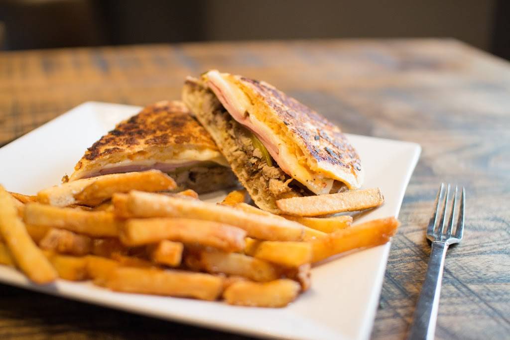 Soulshine Tavern & Kitchen | restaurant | 266 E Main St, New Albany, OH 43054, USA | 6144501298 OR +1 614-450-1298