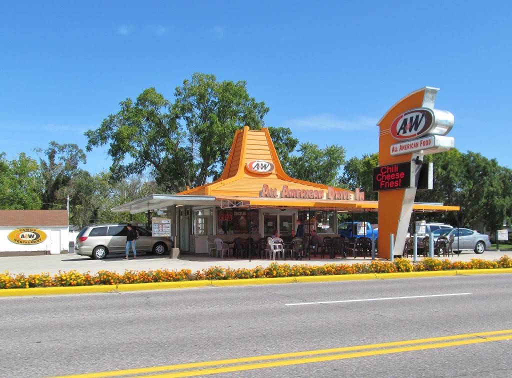 A&W Restaurant | restaurant | 717 E Wisconsin St, Portage, WI 53901, USA | 6087425759 OR +1 608-742-5759