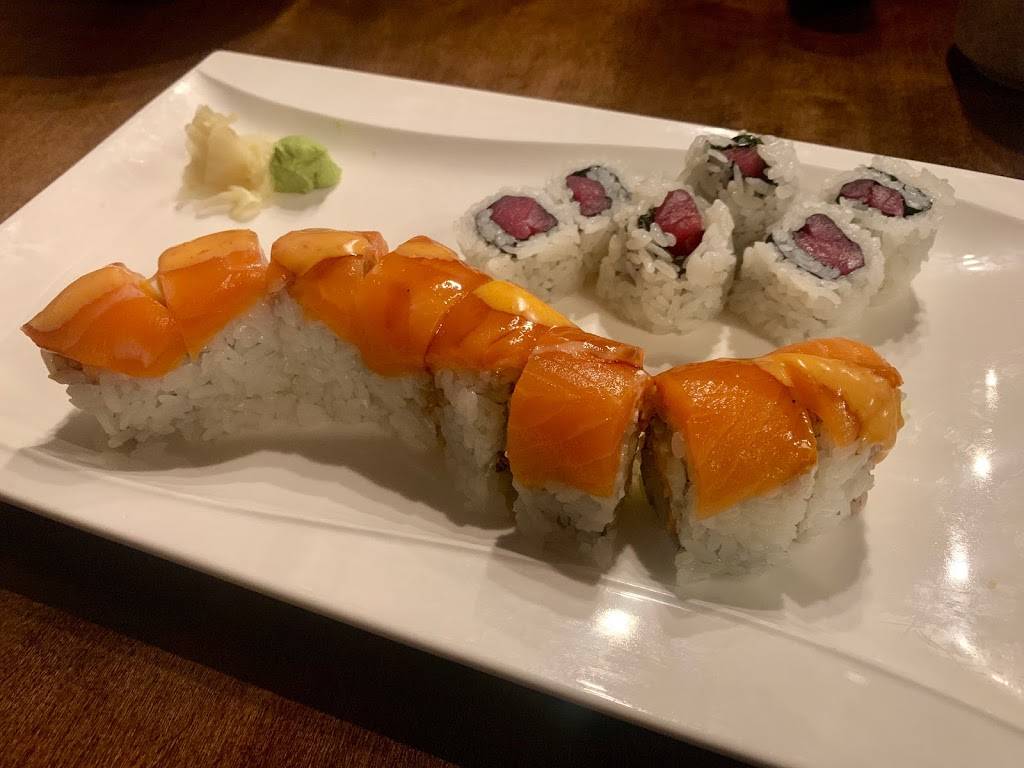 Haku sushi | meal takeaway | 4196 IL-83, Long Grove, IL 60047, USA | 8473835252 OR +1 847-383-5252