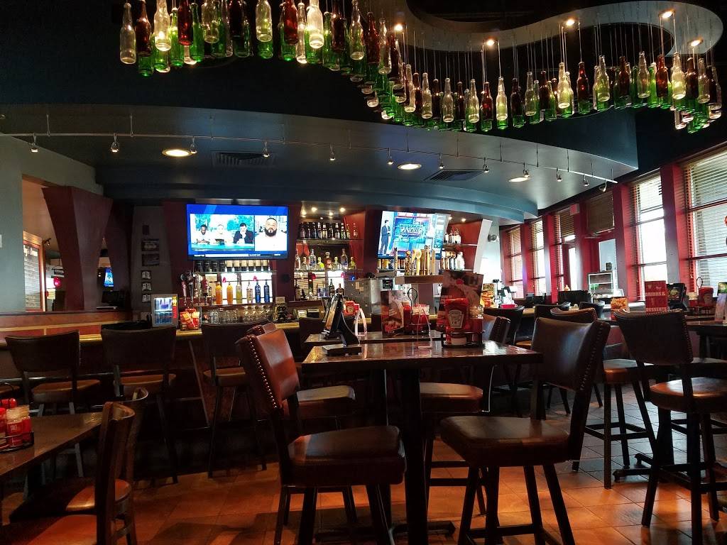 Red Robin Gourmet Burgers and Brews | restaurant | 130 Gravois Bluffs Cir Dr, Fenton, MO 63026, USA | 6363059440 OR +1 636-305-9440