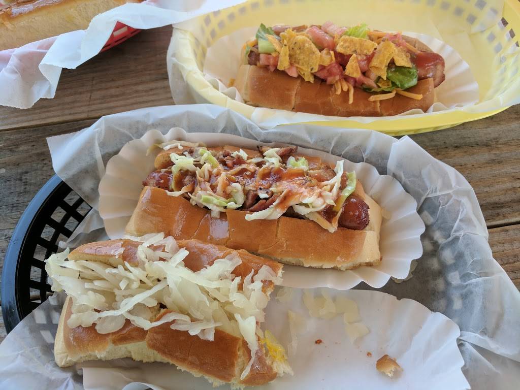 Bobs Dogs | restaurant | 8903 E Oak Island Dr, Oak Island, NC 28465, USA | 9102783456 OR +1 910-278-3456